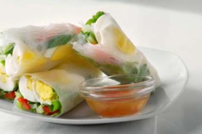 Egg-and-Veggie-Salad-Rolls-with-Sweet-Heat-Dipping-Sauce-small_r